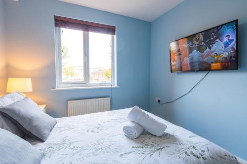 Cheerful 4-bedroom house with multiple car parking photo 28
