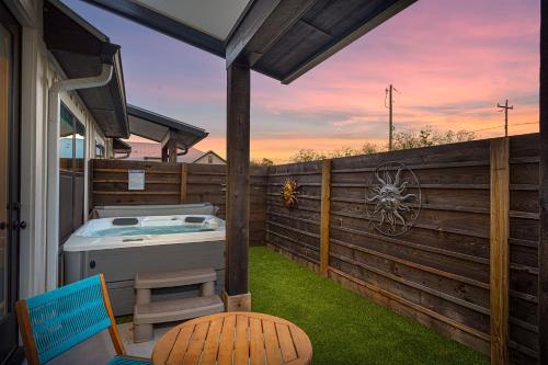 Φωτογραφία από το άλμπουμ του Eagle's Resting - Hot Tub Close to 290 Wine Trail σε Fredericksburg