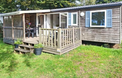 3 Bedroom Nice Stacaravan In Trégunc