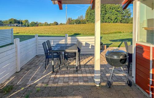 Patio nebo venkovní prostory v ubytování Nice Home In Aabenraa With Swimming Pool