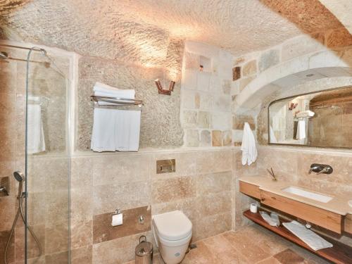Ένα μπάνιο στο Evanthia Cave Suites - Special Class