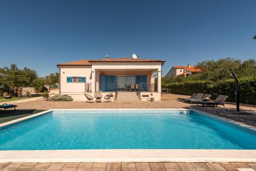 Casa Kamber with pool