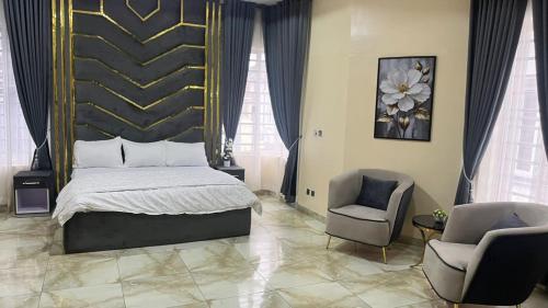 Katil atau katil-katil dalam bilik di Luxury Let Concepts