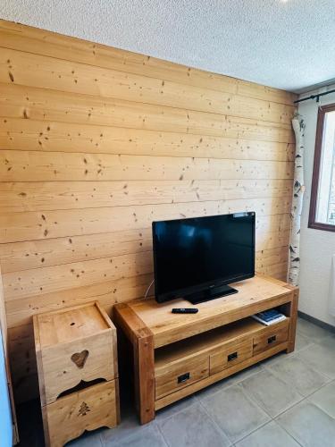 Cozy apartment for 9 people, ski-in out, 2Alpes