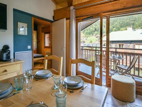 Appartement rénové 4-5 pers aux Gets proche pistes avec parking et WIFI