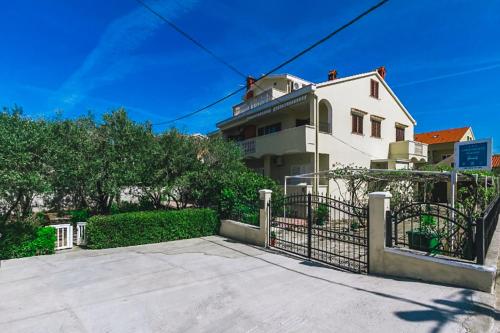 Apartments Branko Zadar