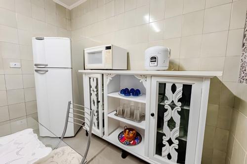 Dapur atau dapur kecil di Casa completa, 3 quartos com ar e 2 vagas