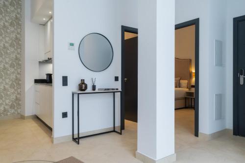 New Design Apartment - Private patio - Gallos 2