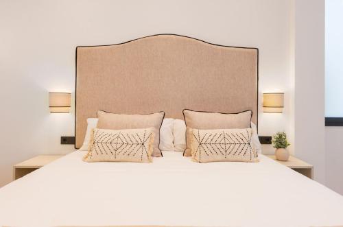 New Design Apartment - Private patio - Gallos 2