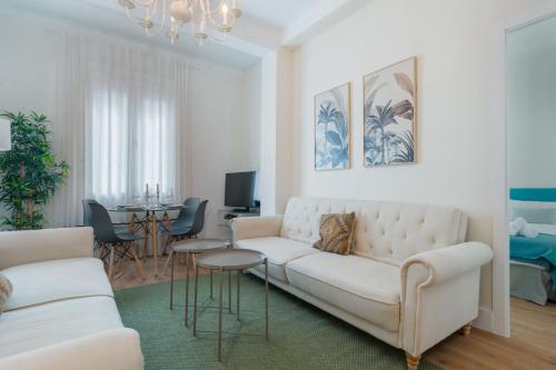 Stunning 3BR 2BTH Plaza de Cuba