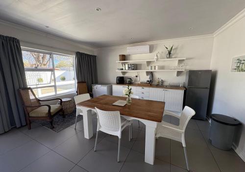 Villa Vredenrust Guesthouseにあるキッチンまたは簡易キッチン