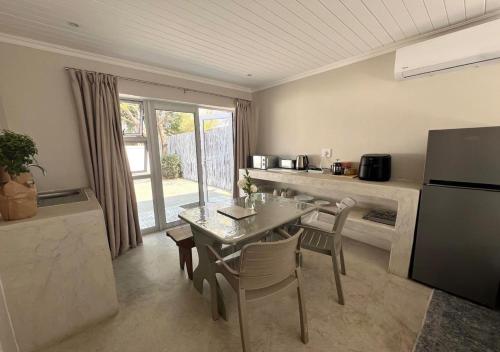 Villa Vredenrust Guesthouseにあるキッチンまたは簡易キッチン