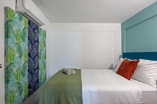 Postel nebo postele na pokoji v ubytování Ocean Park 3BD 2BA Pool Walk to beach -Portocafe
