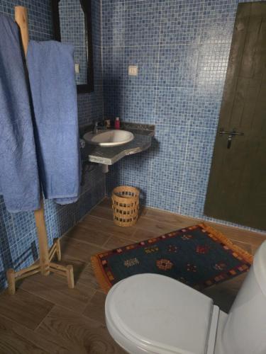 Ένα μπάνιο στο Kasbah du Peintre
