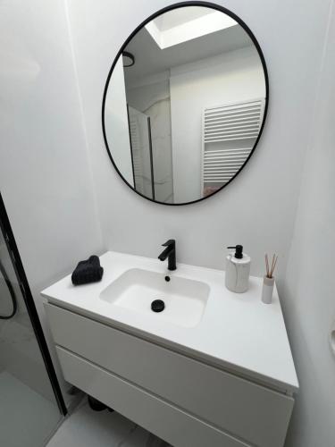 Un baño de Beautiful penthouse at 5min of Albert place