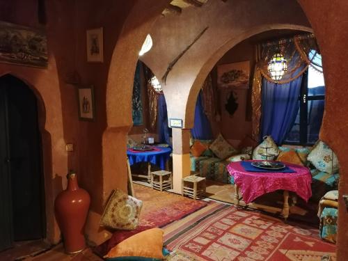 Χώρος καθιστικού στο Kasbah du Peintre