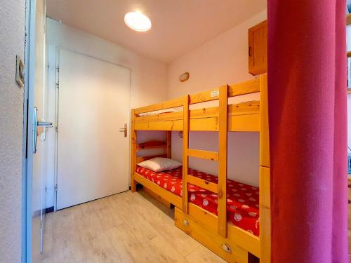 Studio confortable aux pieds des pistes avec balcon - FR-1-344-812