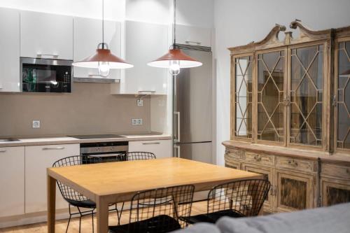 Simone by San Sebastian Stays