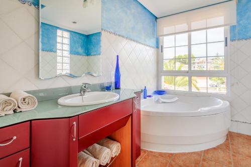 Et badeværelse på Bahía del Amerador