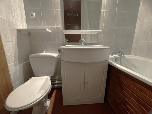 Appartement éco 2 pièces, balcon sud, animaux admis, 6 pers. - FR-1-452-206