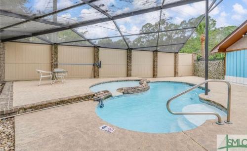 Piscina di Spacious Family Home w Pool and Game-room Near Downtown and Beach o nelle vicinanze