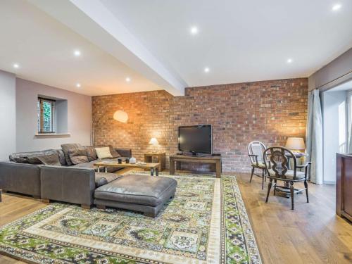 Posezení v ubytování 2 Bed in Gilwern 86615