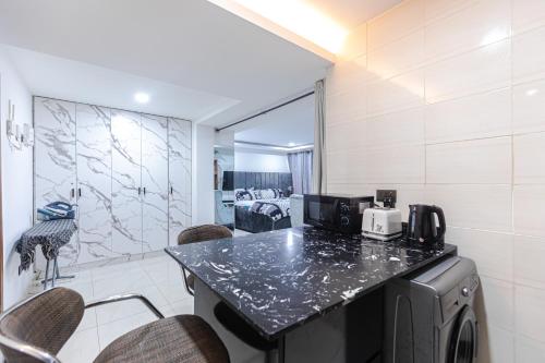 Imagen de la galería de Libi Apartment-BlueWaters Property Mgt LTD, en Accra