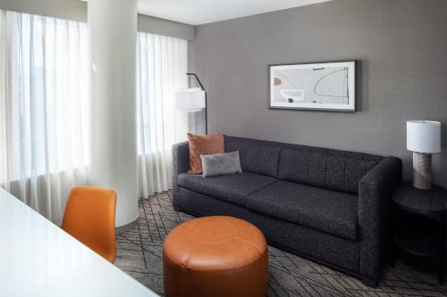 Χώρος καθιστικού στο Hyatt House Washington DC Downtown Convention Center