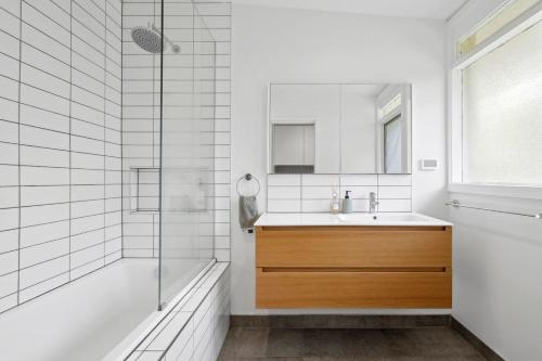 Koupelna v ubytování Prasino in Central Lorne