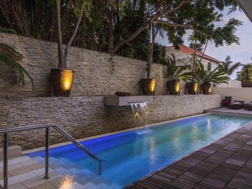 Kolam renang di atau dekat dengan No5 Boutique Art Hotel by Mantis