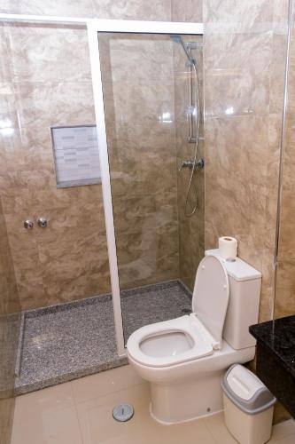 Bilik mandi di Vista Tarrafal Guest House