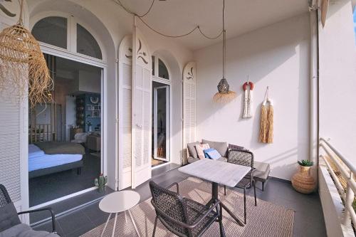HENRI CAMILLE AGENCY - Gallia - Huge studio w big terrace downtown