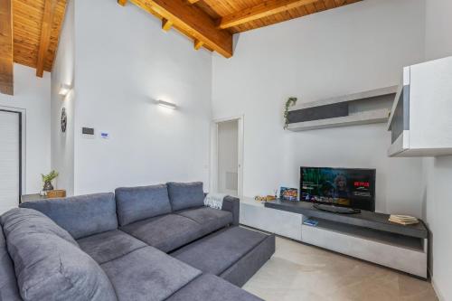Χώρος καθιστικού στο Loft spina verde lago di COMO