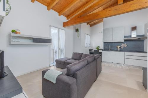 Η κουζίνα ή μικρή κουζίνα στο Loft spina verde lago di COMO