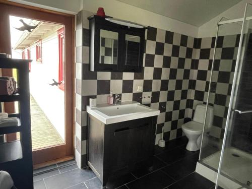 Koupelna v ubytování Árbakki Horsecenter cottage