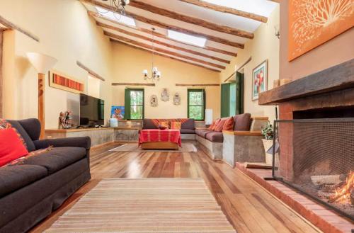 Χώρος καθιστικού στο Peaceful 4BR Villa with Nature View
