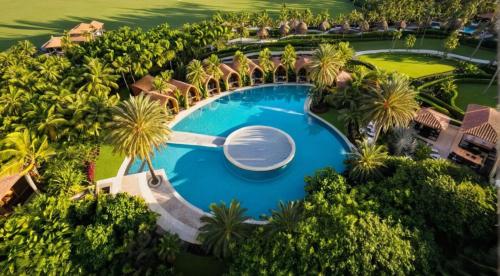 Piscina en o cerca de Maira Serai