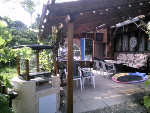 Taman di luar Beautiful apartment in a Black Forest house with conservatory