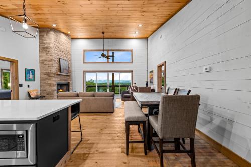 Dapur atau dapur kecil di Wunder Bear Cabin
