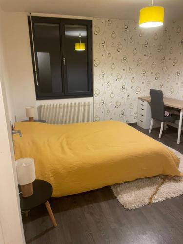Llit o llits en una habitació de Chambre invididuelle 2