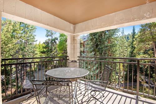 En balkon eller terrasse på Powderhorn Corner