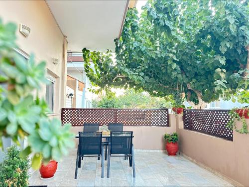 Happy House-Steps from Nea Chora Beach