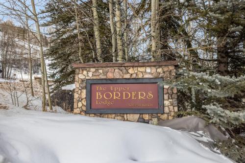 Το Luxe 2BR Beaver Creek Retreat - Balcony Views & Ski-In & Ski-Out Access τον χειμώνα