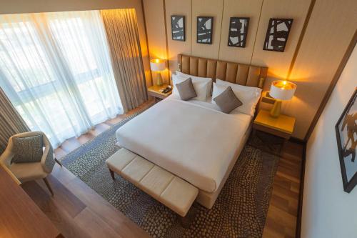 Postel nebo postele na pokoji v ubytování InterContinental Lusaka by IHG