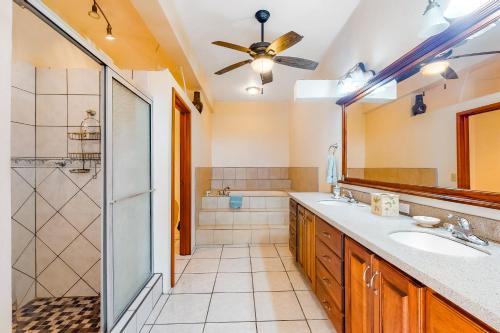 Koupelna v ubytování Palace at D Borland View -Gold Standard Certified