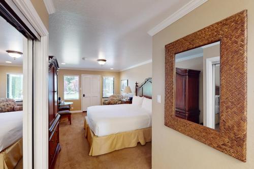 Ένα ή περισσότερα κρεβάτια σε δωμάτιο στο Silverado Resort and Spa 288