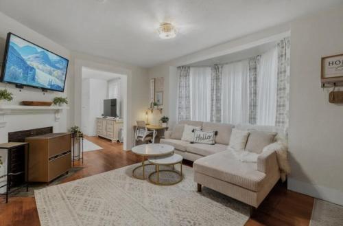 ユーリカにあるCharming Victorian Apartmentのギャラリーの写真