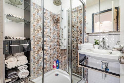 Ένα μπάνιο στο Comfort Pool Apartment Heart of Tamaris