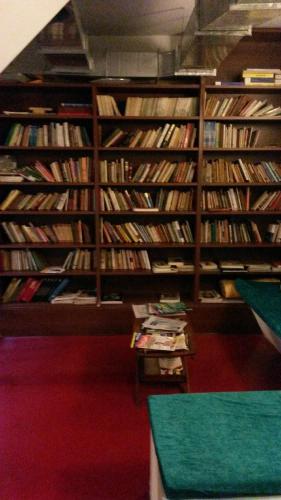 Perpustakaan di asrama