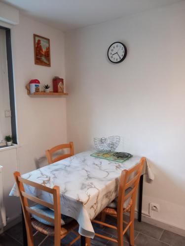 Φωτογραφία από το άλμπουμ του Le petit Appartement σε Μπων